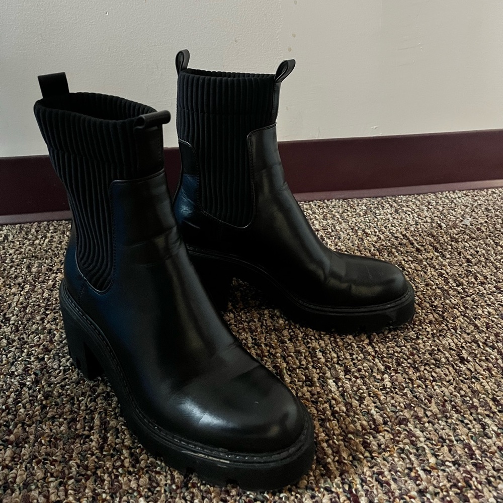 Zara black Ankle Boots- great condition!